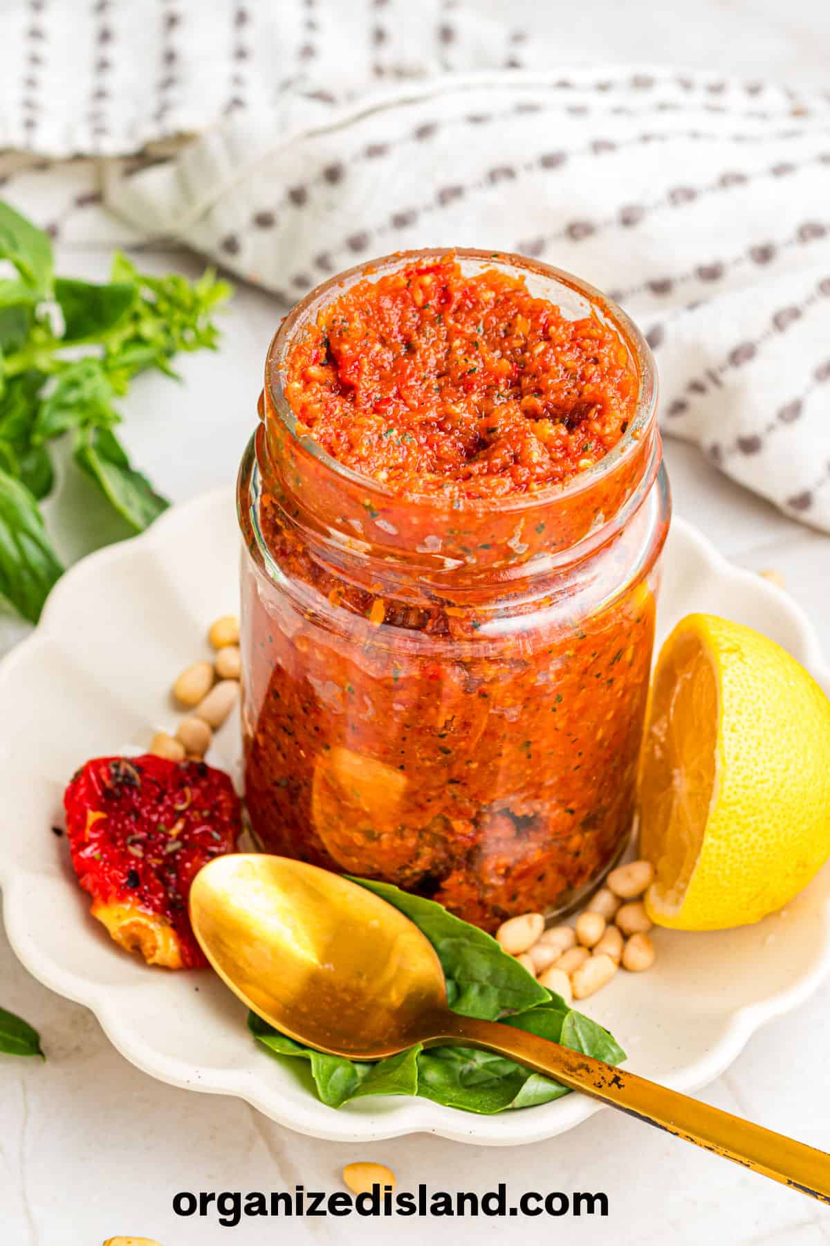 How to Make Sun-Dried Tomatoes Pesto