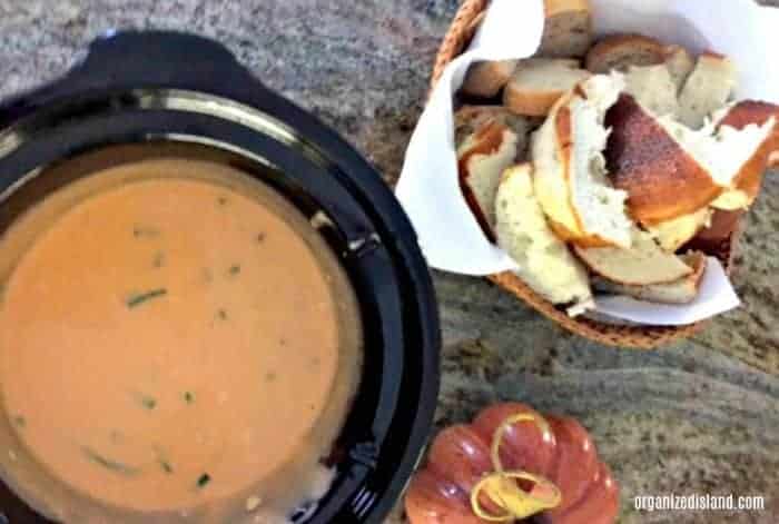 A tasty beer cheese recipe that is a perfect appetizer for game day or tailgating! 