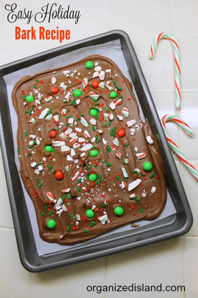 An Easy Holiday Bark Recipe for the holidays! Great for entertaining and gift giving!