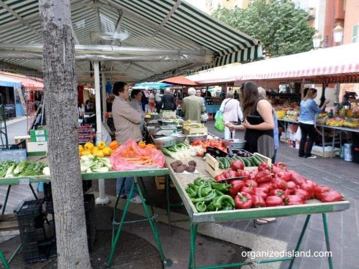 Farmers Market shopping list tips to save money and time.