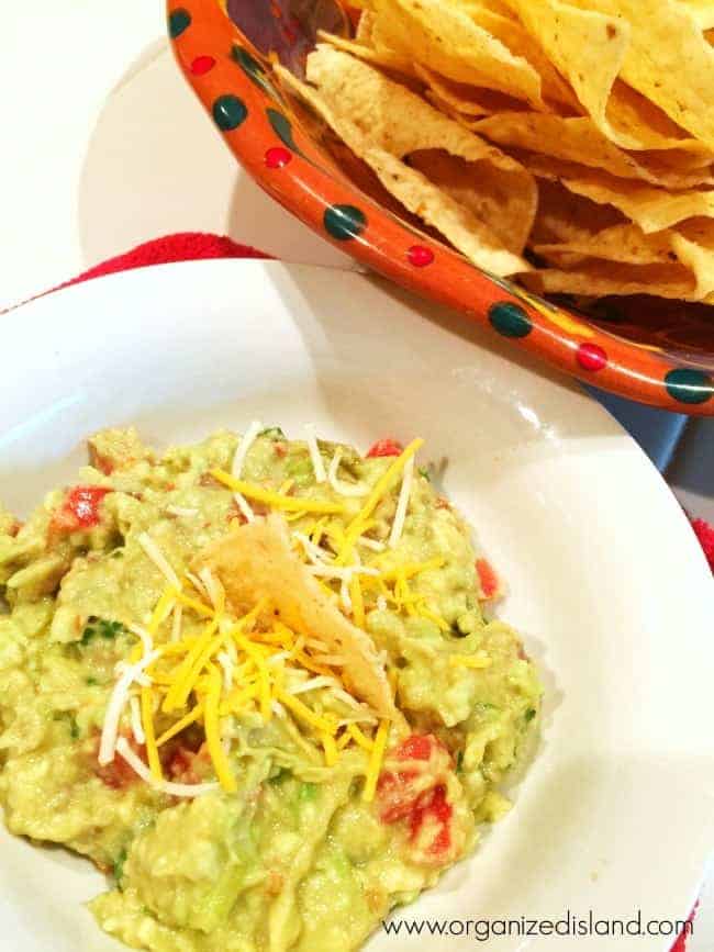 Really simple guacamole recipe that can be made in a few minutes, without a blender!