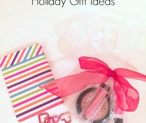 Looking for some inexpensive holiday gift ideas for friends, family, coworkers etc ? Check out this list - most items come out to be less than $3.