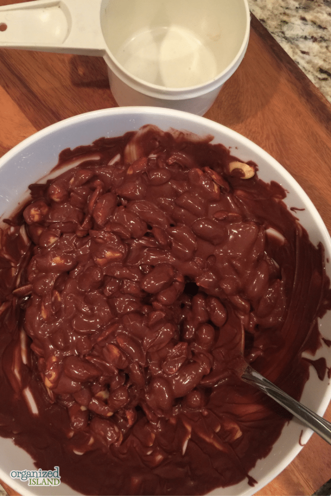 melted-chocolate-peanuts-in-microwave