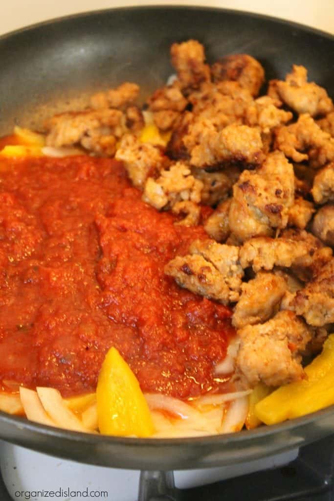 Need a nice meal idea? This sausage and peppers pasta recipe is delicious and flavorful. 
