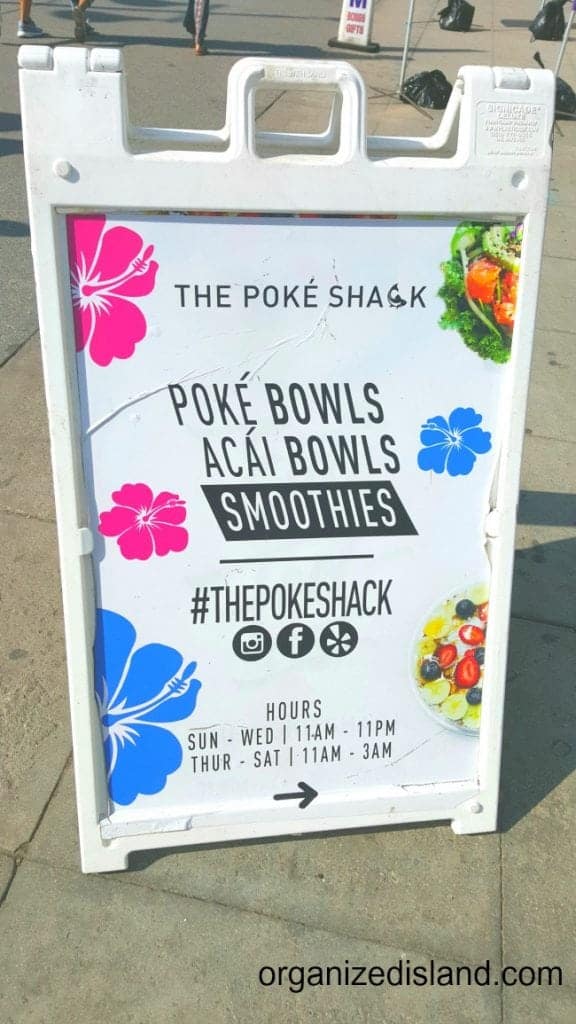 A visit to the Poke Shack in Venice, California for some fresh and tasty goodness. 