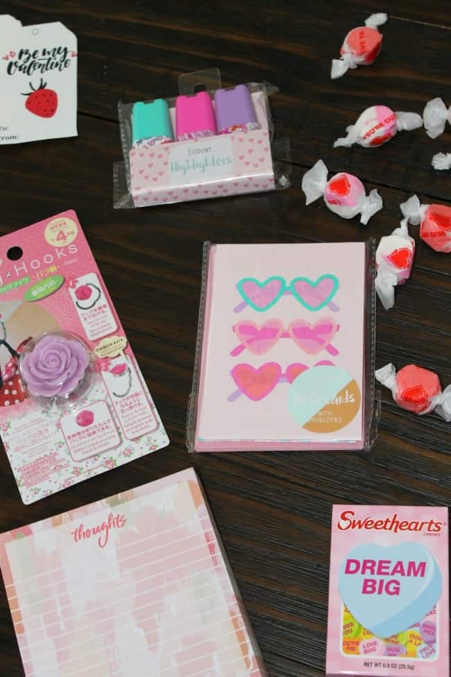 Inexpensive gift bag ideas for Valentine's Day - Valentines Gift Bag Ideas