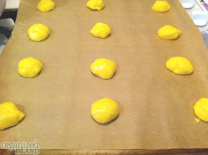 This lemon cookie recipe is easy and tasty! 