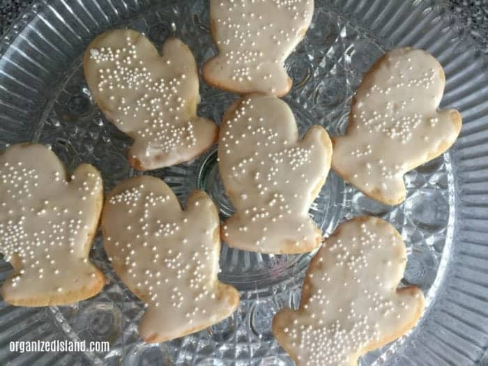 This quick and easy Christmas sugar cookie recipe is one of my very favorites! It only a few ingredients and the cookies are delicious!