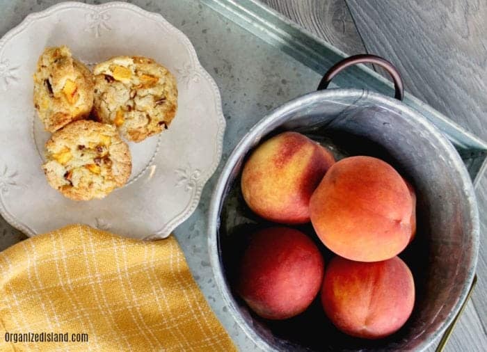 Breakfast muffins with fruit