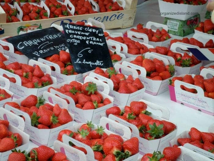 Farmers Market shopping list tips to save money and time.