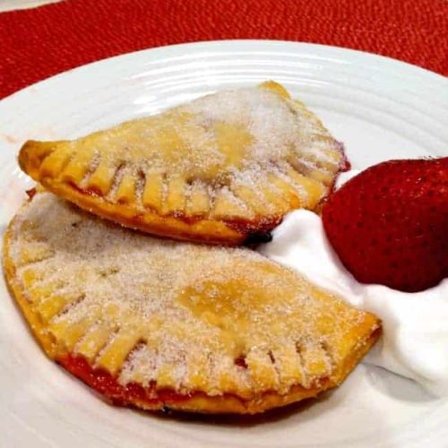 Ever wonder how to make fruit empanadas? They are super easy! Check out this quick and easy recipe!