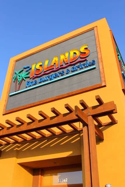 Islands Fine Burgers and Drinks 