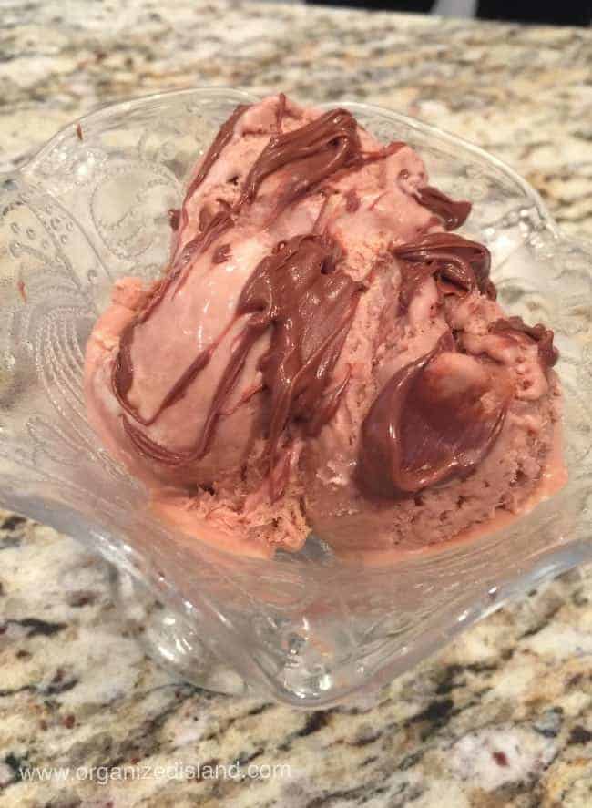 Love Nutella? This No Churn Nutella Ice cream recipe is perfect for a cool treat you can make at home!