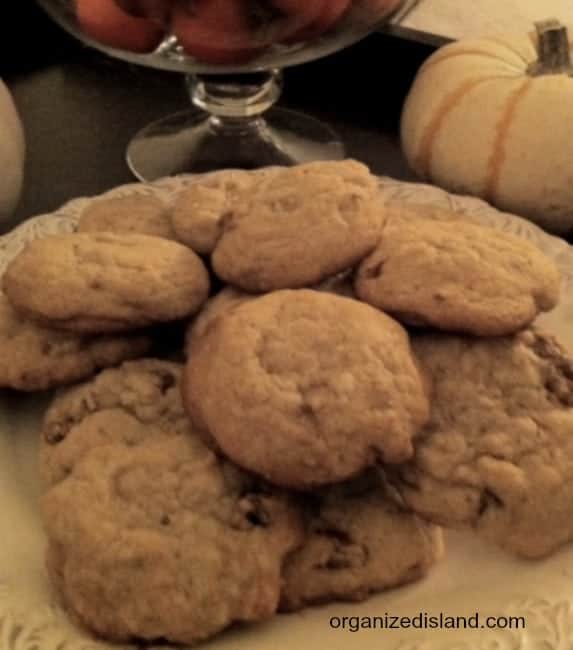 These Pecan cookies are crunchy and soft at the same time. A lovely change for a cookie snack!
